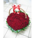 Букет Сердечная романтика из 301 красной розы в форме сердца в корзине