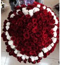 Букет Рубиновое сердце из 151 розы в форме сердца
