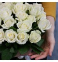 Букет Облако роз из 21 белой розы