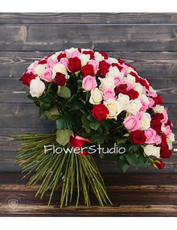 Букет Спектр любви из 201 красной, белой и розовой розы