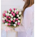 Букет Ангел из белых и розовых тюльпанов