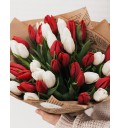 Букет Алый рассвет из 39 красных и белых тюльпанов