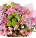 Букет Море нежности из хризантем, альстромерии, кустовых и розовых роз с зеленью