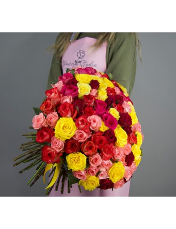 Букет Коко Шанель из 101 разноцветной розы