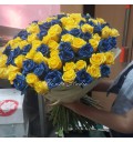 Букет Морской прибой из 101 синей и желтой розы